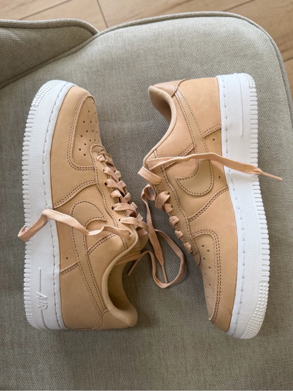 Nike Air Force 1 premium Suede Color Camel size W 7